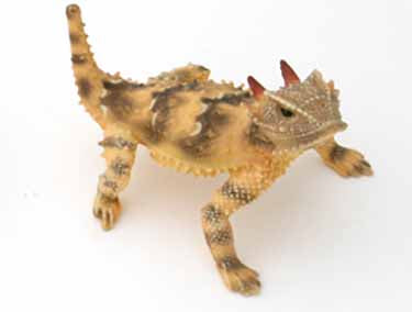 Painted Figurine California Horned Lizard, Female with Tail Up 2.5"
