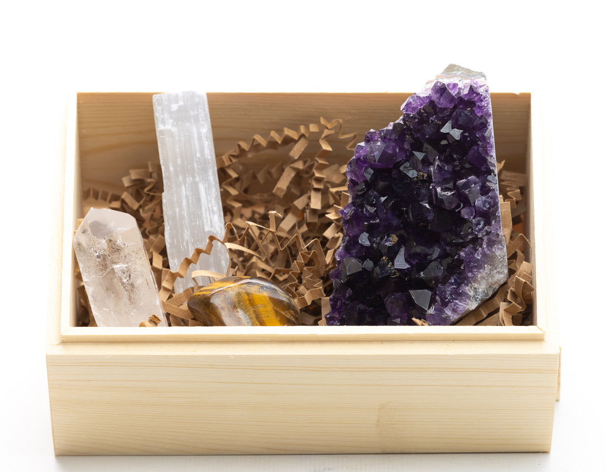 Love Rocks Gift Set for Men - Amethyst, Quartz Crystal, Selenite and Tiger's Eye